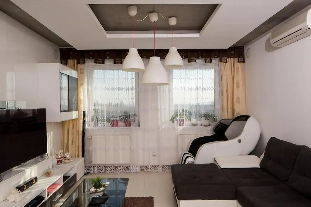 בודפשט Orangehomes One Bedroom Apartment With Fireplace 0*,  הונגריה